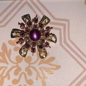Vintage-Inspired Gold and Pink Brooch